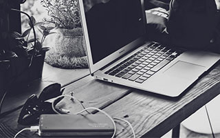 开运app官网-年轻车坛新星：梦想之路的辛酸与坚持