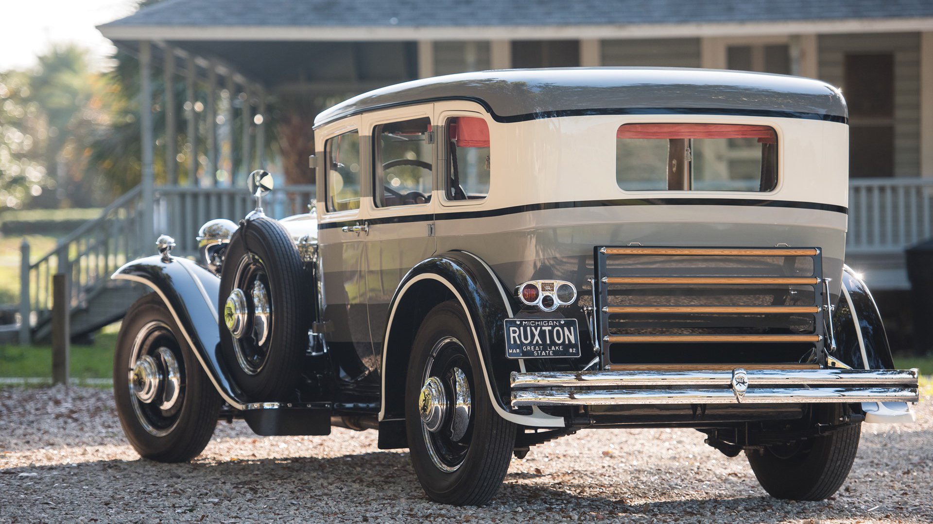 乌帕梅卡诺被评为法甲最佳后卫,乌帕梅卡诺被评为法甲最佳后卫的球员